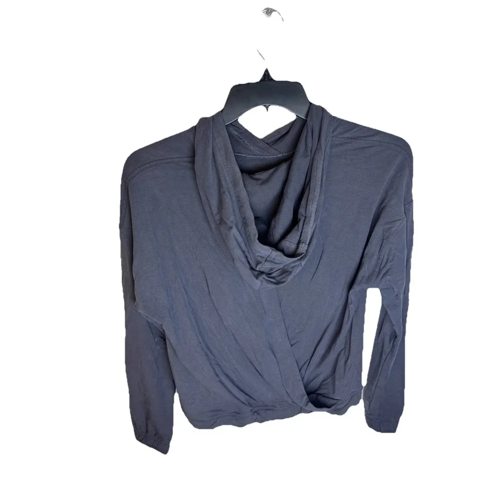 Lululemon Grey Overlap Back Hooded Pullover Sweatshirt Size 8‎